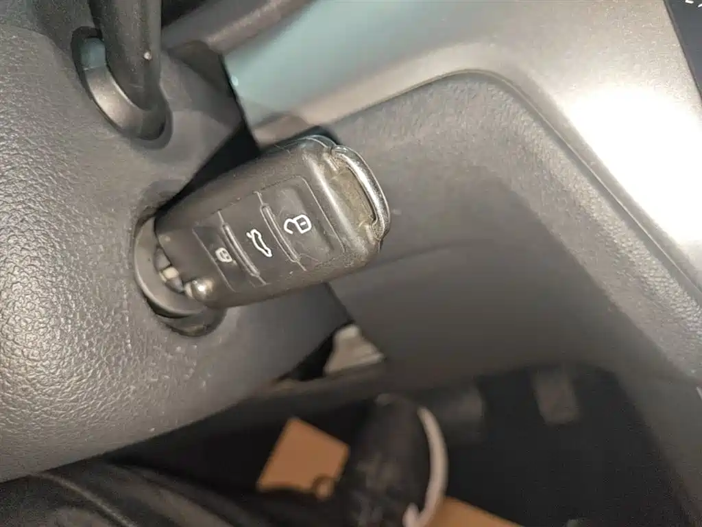 Volkswagen Lavida 2017 1.6L Automatic Trend Edition фото 9
