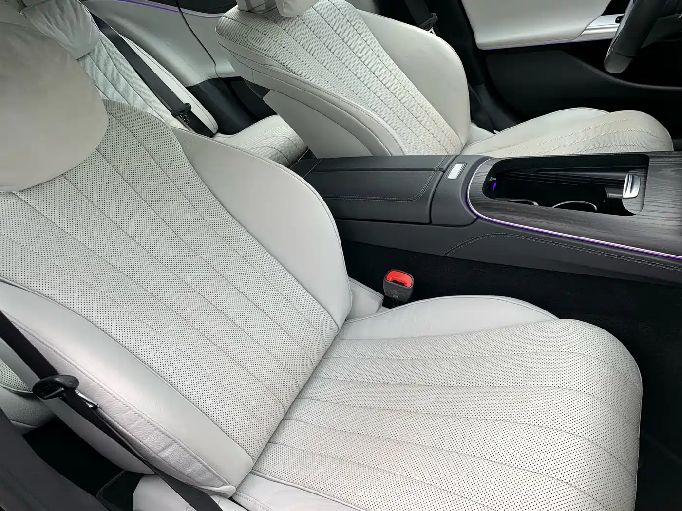 Mercedes-Benz E-Class 2024 Model E 300 L Luxury фото 28
