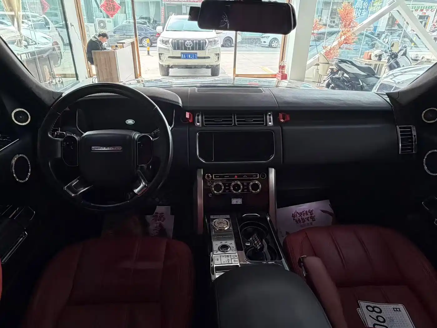 Land Rover Range Rover 2015 3.0 SC V6 Vogue SE Genesis Extended Edition фото 10