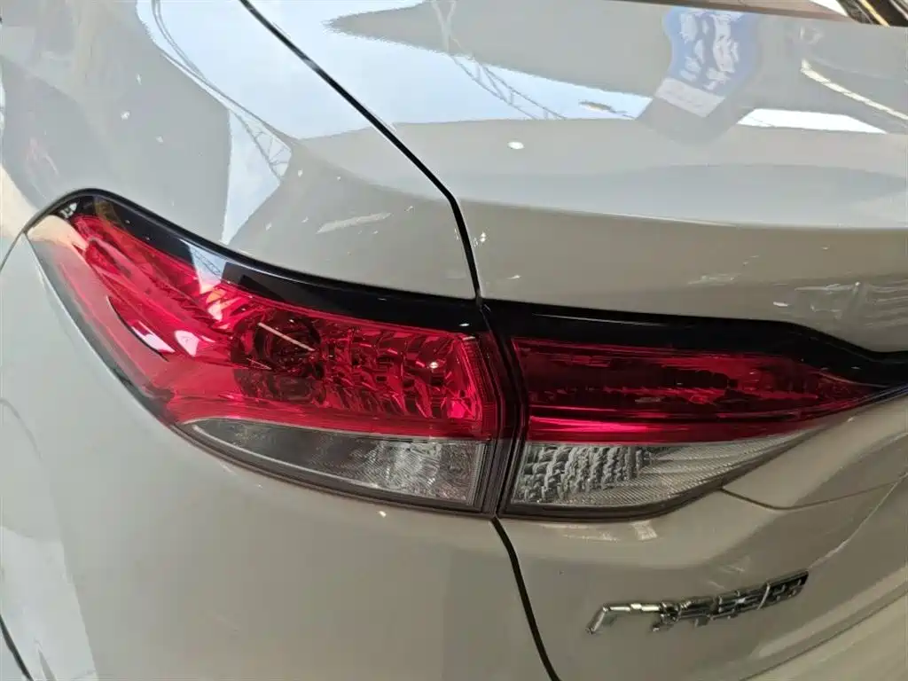 Toyota Levin 2021 185T CVT Sport Edition фото 11