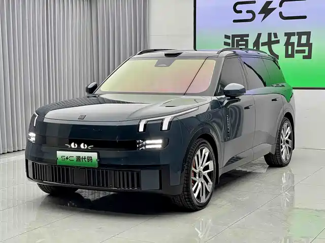  Lynk & Co Lynk & Co 900 2025 2.0T Ultra