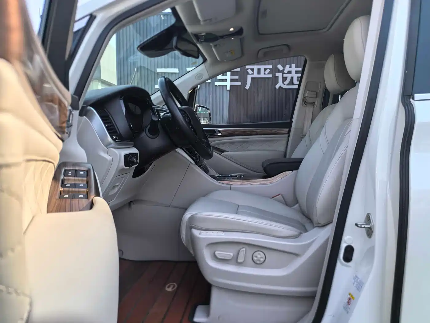 GAC Trumpchi Trumpchi M8 2018 320T Flagship Edition фото 6