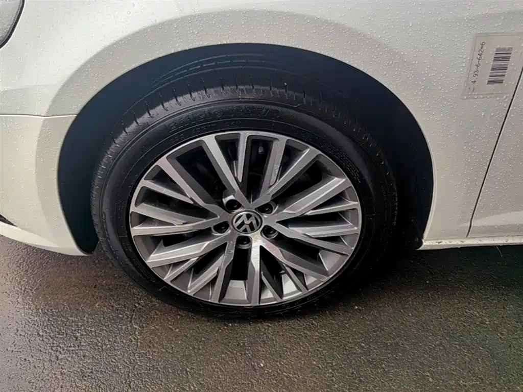 Volkswagen FAW-Volkswagen CC 2018 1.8TSI Luxury фото 23
