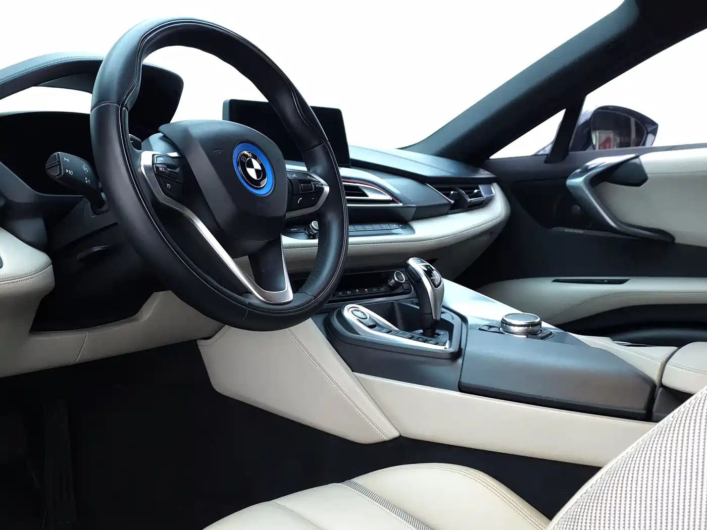 BMW i8 2014 Standard фото 46