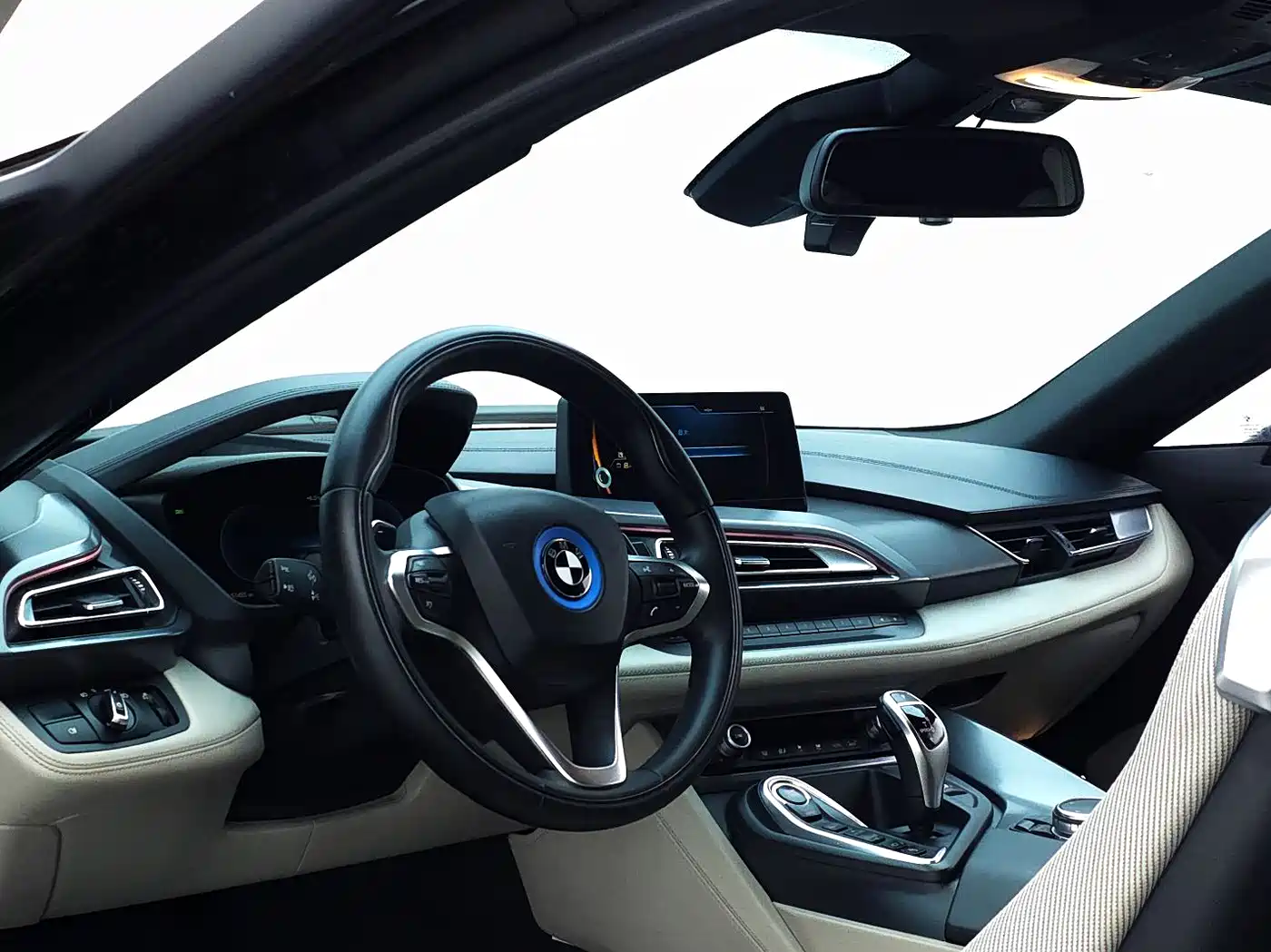 BMW i8 2014 Standard фото 23