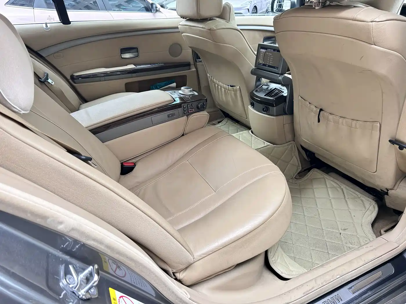 BMW 7 Series 2009 730Li Luxury фото 10