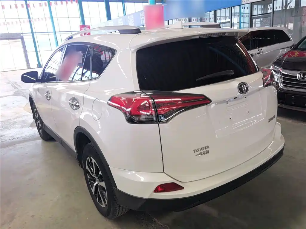 Toyota RAV4 Rongfang 2016 2.0L CVT 2WD Trend (China V) фото 5
