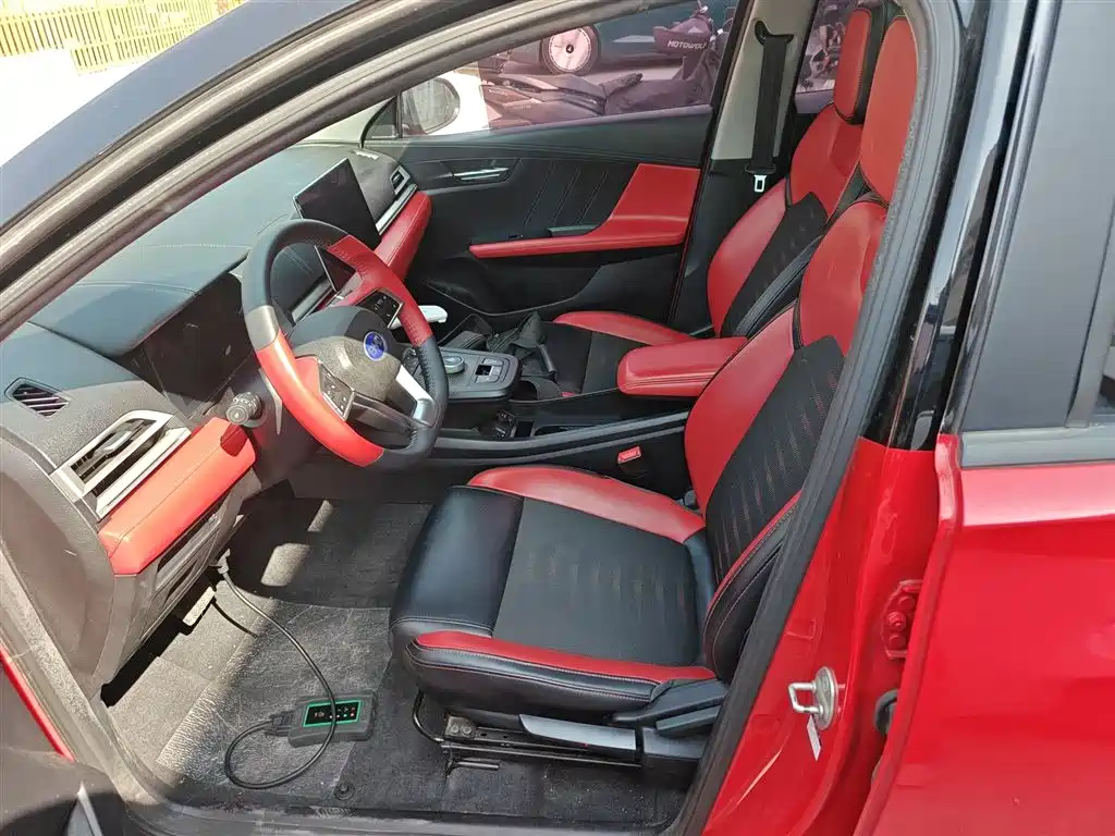 BYD E2