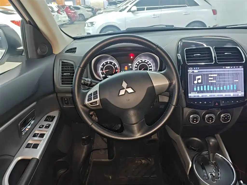 Mitsubishi ASX 2016 2.0L CVT 2WD Navigation Edition фото 11