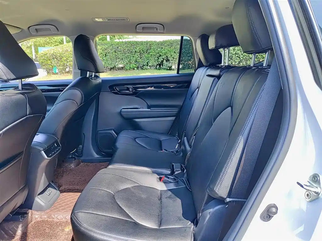Toyota Highlander 2023 2.5L Smart Hybrid Dual Engine AWD Elite 7-Seater фото 8