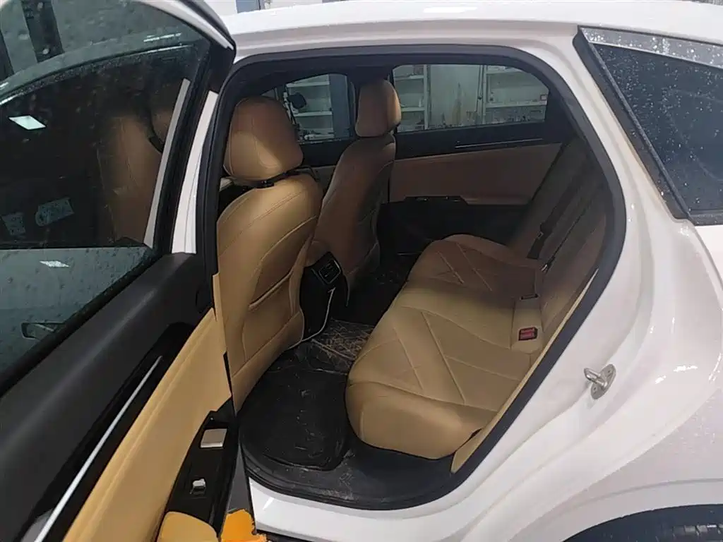 Geely Galaxy Galaxy L6 2024 125km PLUS Soaring Dragon Edition фото 17