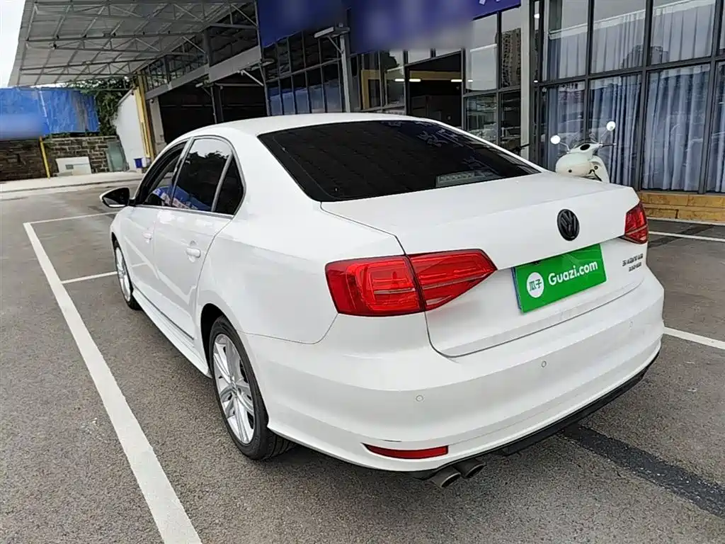 Volkswagen Sagitar 2018 280TSI DSG Spark Edition фото 5