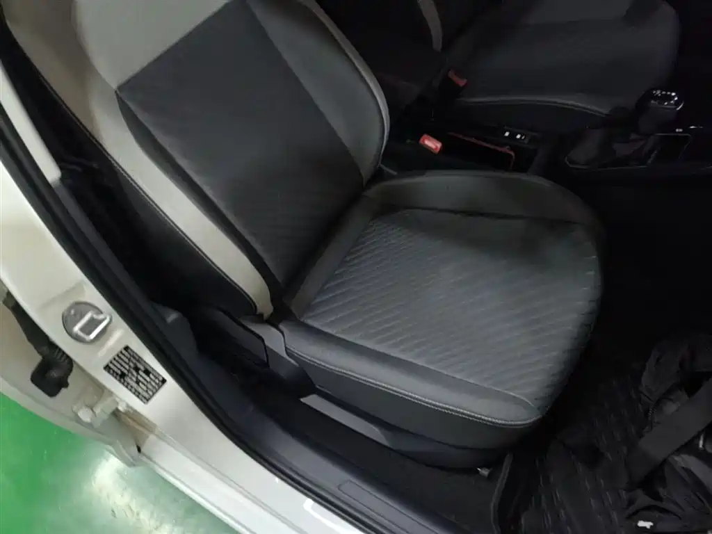 Volkswagen Lavida 2025 New Edge 1.5L Outstanding New Ease фото 25