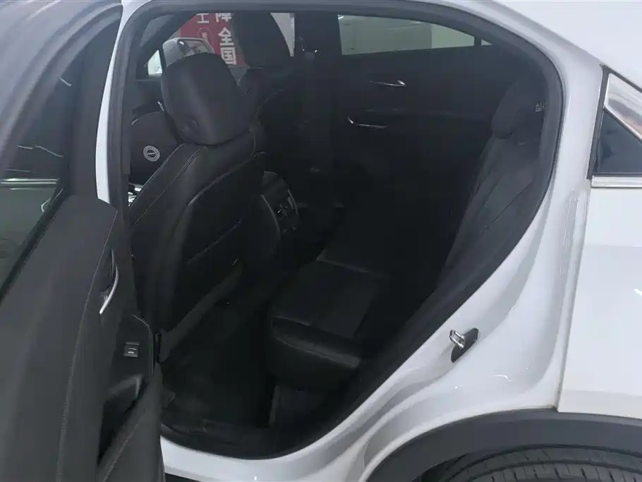 Cadillac XT4 2022 28T FWD Style фото 11