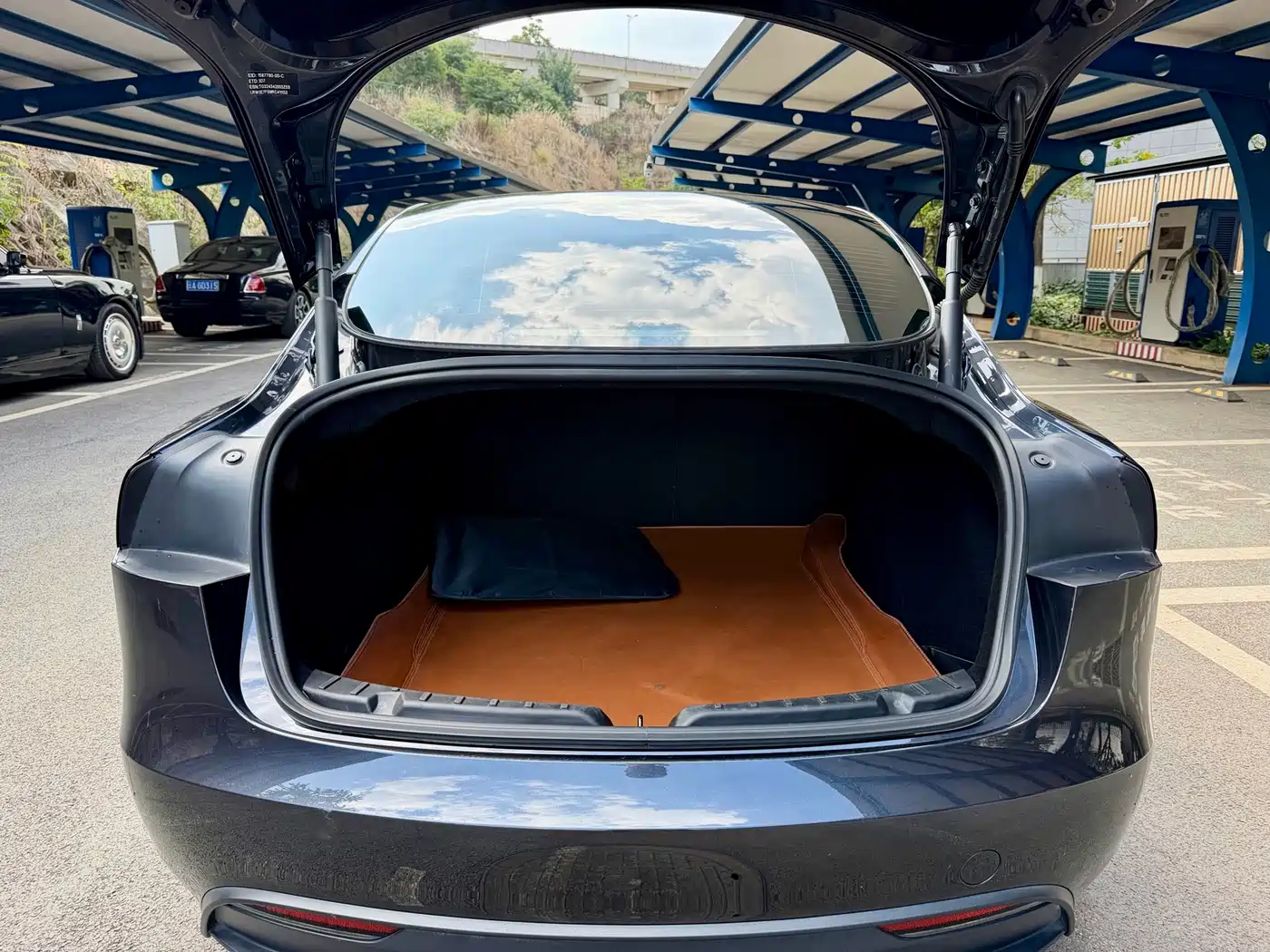 Фото 14 - Tesla Model 3