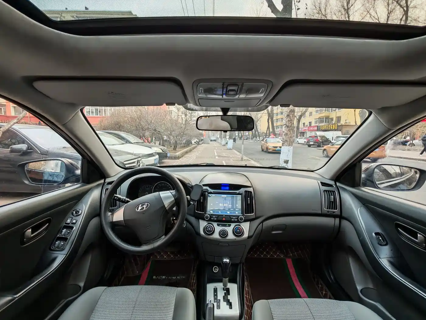 Hyundai Elantra 2015 1.6L Automatic Luxury фото 7