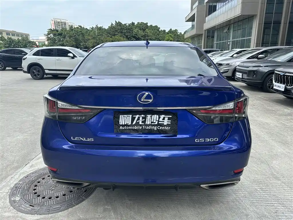 Фото 7 - Lexus GS