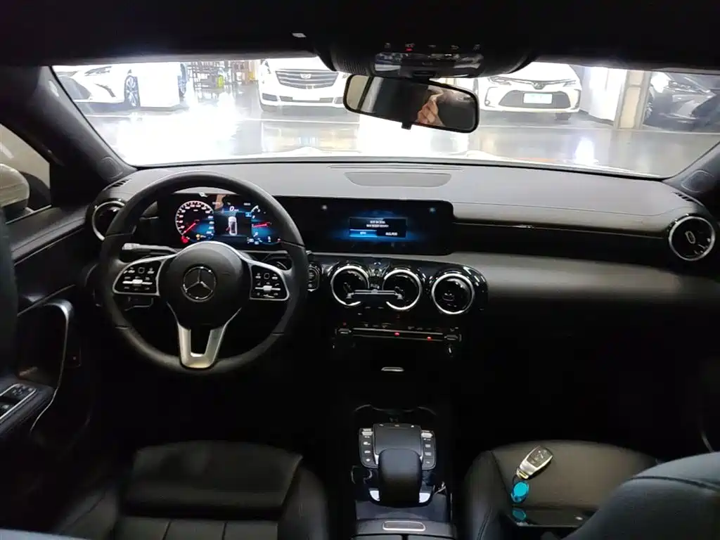 Mercedes-Benz A-Class 2022 Facelift A 200 L Sport Sedan Dynamic фото 10