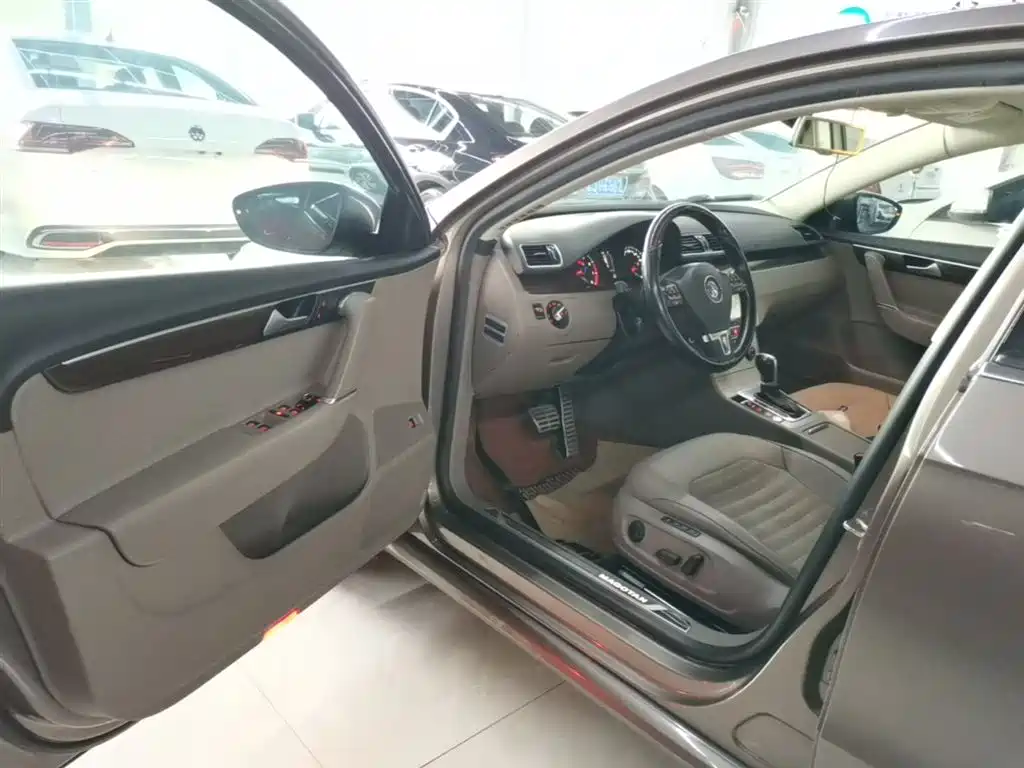 Volkswagen Magotan 2015 2.0TSI Premium фото 16