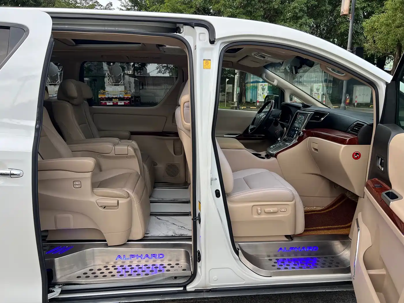 Toyota Alphard 2011 2011 3.5L Luxury Edition