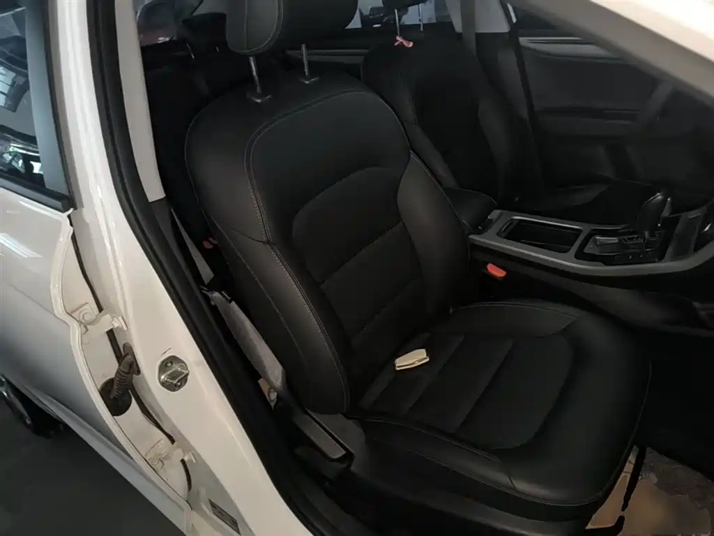 Geely Emgrand GL 2020 2020 1.4T CVT Asian Games Edition