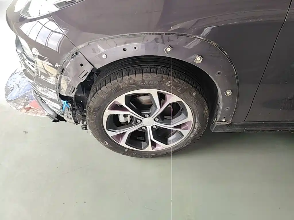 Фото 25 - Lynk & Co 02