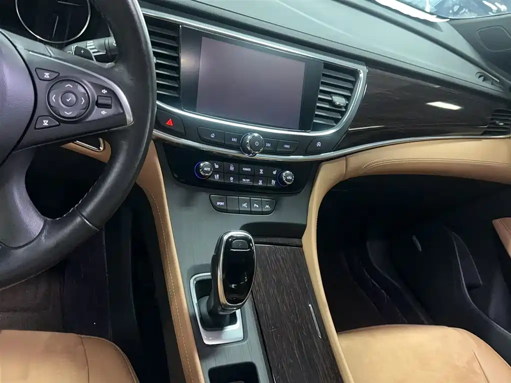 Buick LaCrosse 2018 Model 28T Luxury Edition фото 6