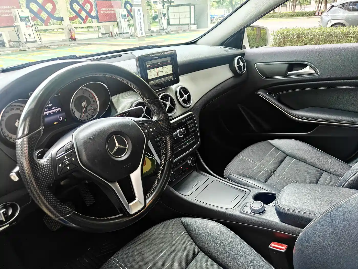 Mercedes-Benz GLA (Import) 2015 GLA 200 фото 13