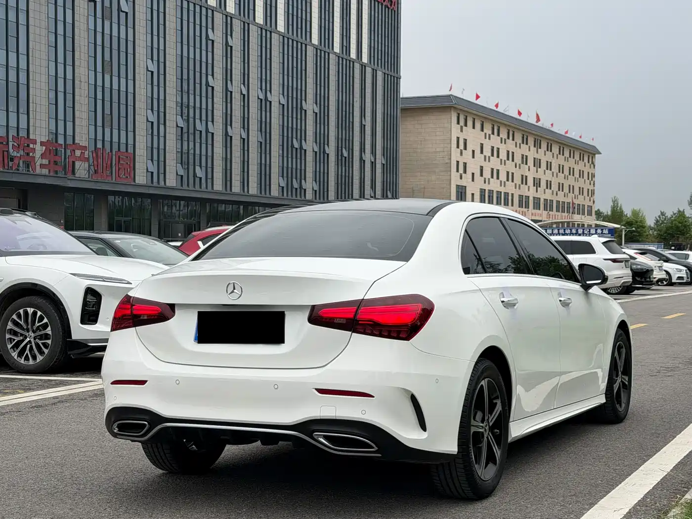 Mercedes-Benz A-Class 2024 A 200 L Fashion Edition фото 4