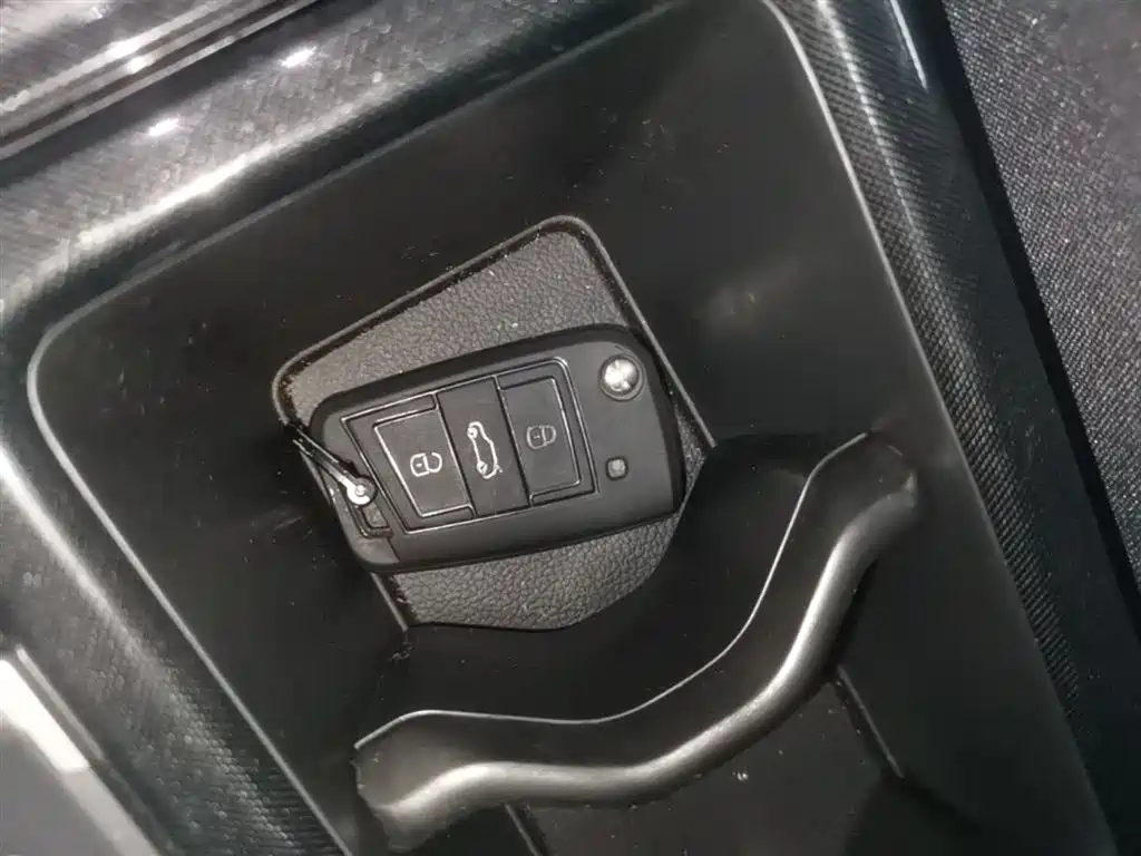 VOLKSWAGEN TUYUE