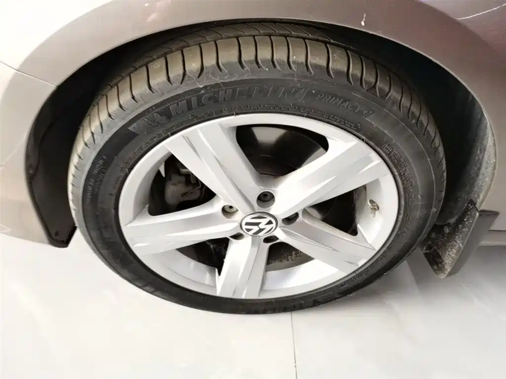 Volkswagen Magotan 2015 2.0TSI Premium фото 23