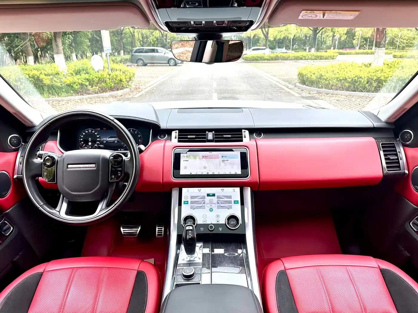 Land Rover Range Rover Sport 2022 3.0 L6 Gloss Black Edition фото 6