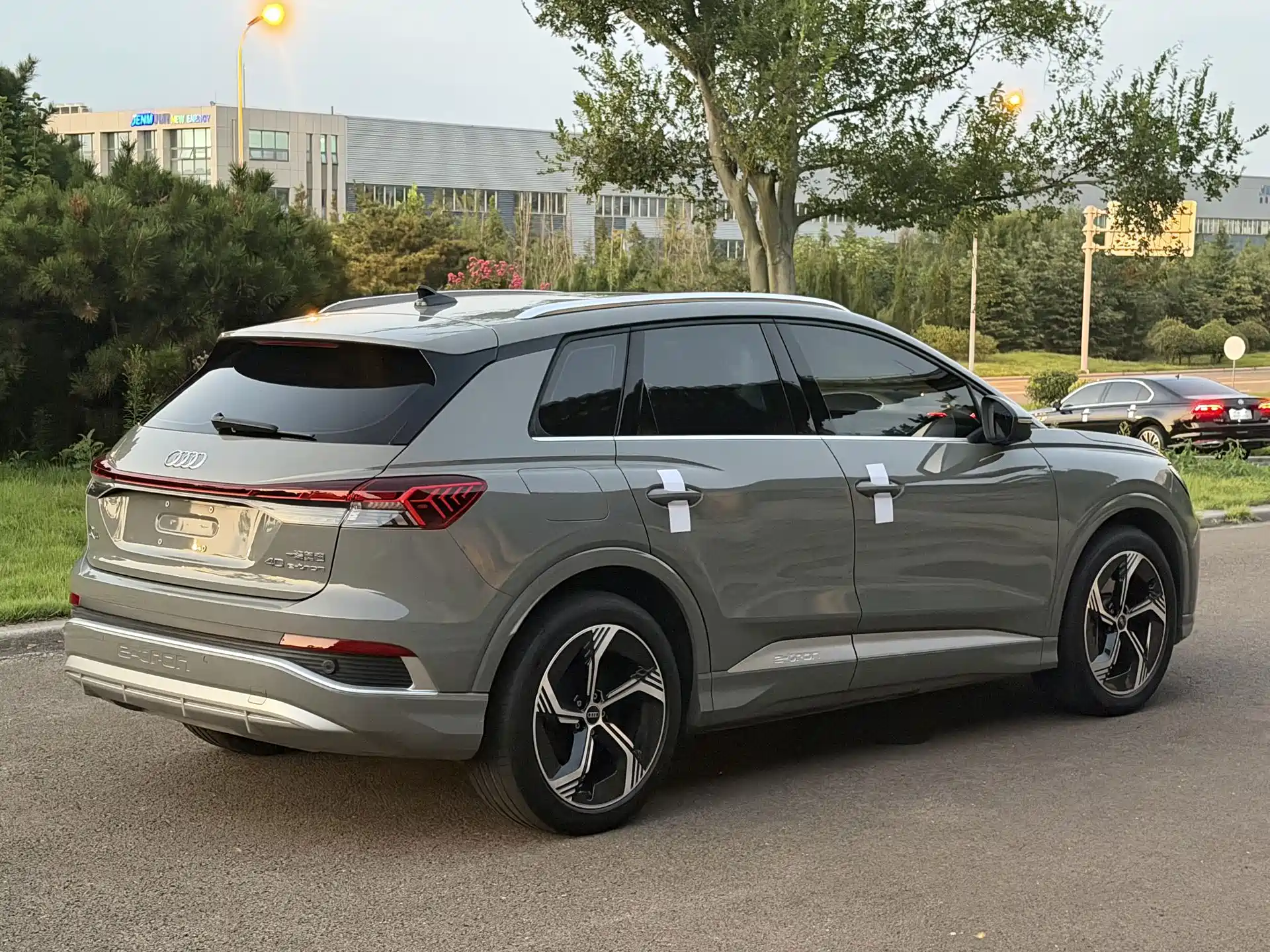 Фото 4 - Audi Q4 e-tron