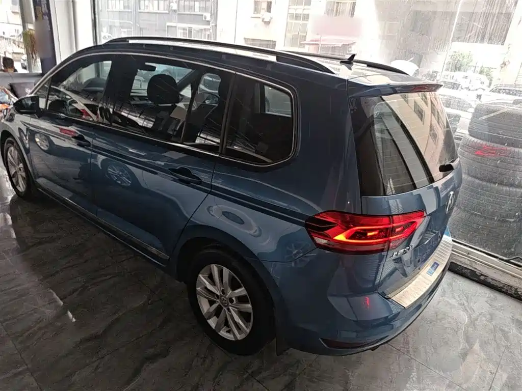 Volkswagen Touran 2016 Touran L 280TSI DSG Comfortline фото 5