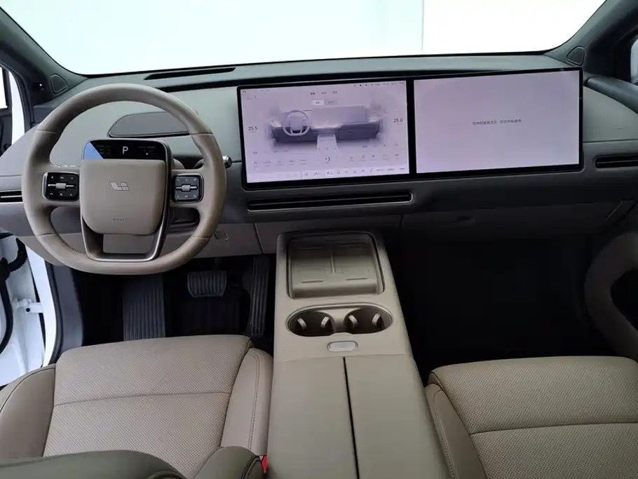 Li Auto i6 2026 2025 2WD Base Model