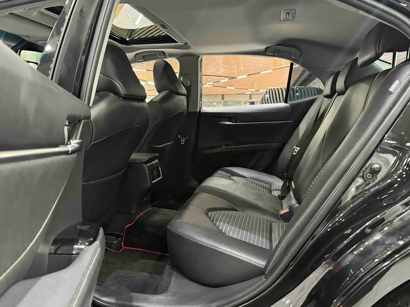 Toyota Camry 2023 2.5S Knight Edition фото 13