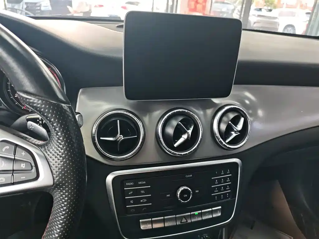 Mercedes-Benz CLA (Import) 2018 CLA 220 4MATIC фото 13