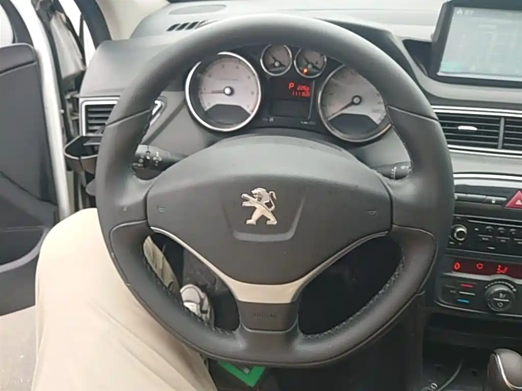 Peugeot 308 2014 Model Joy Edition Classic 1.6L Automatic Trend Style фото 11