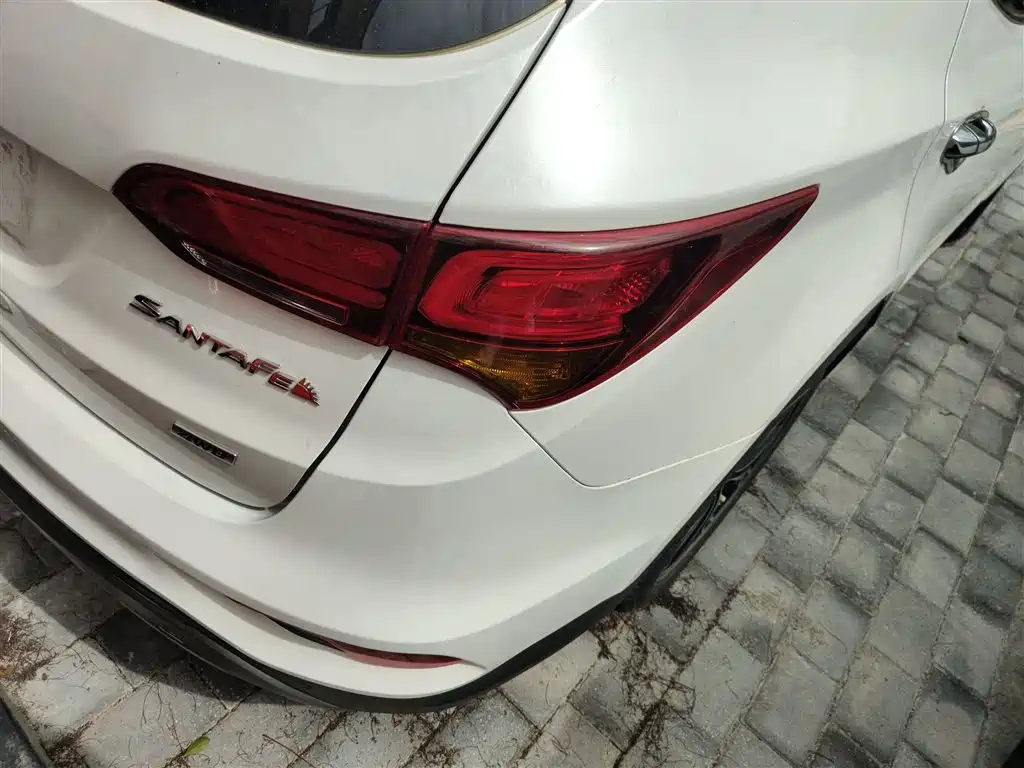 Hyundai Santa Fe 2017 2.0T Automatic 4WD Intelligent 7-Seater фото 10