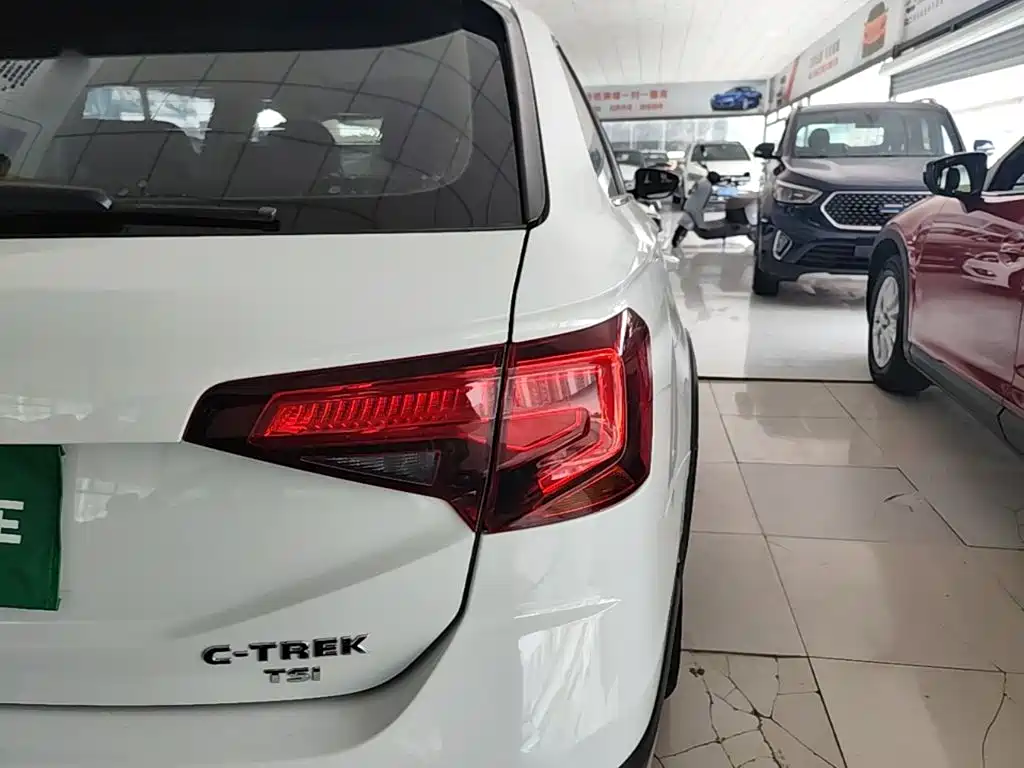 Volkswagen C-TREK 2018 2018 230TSI DSG Comfort