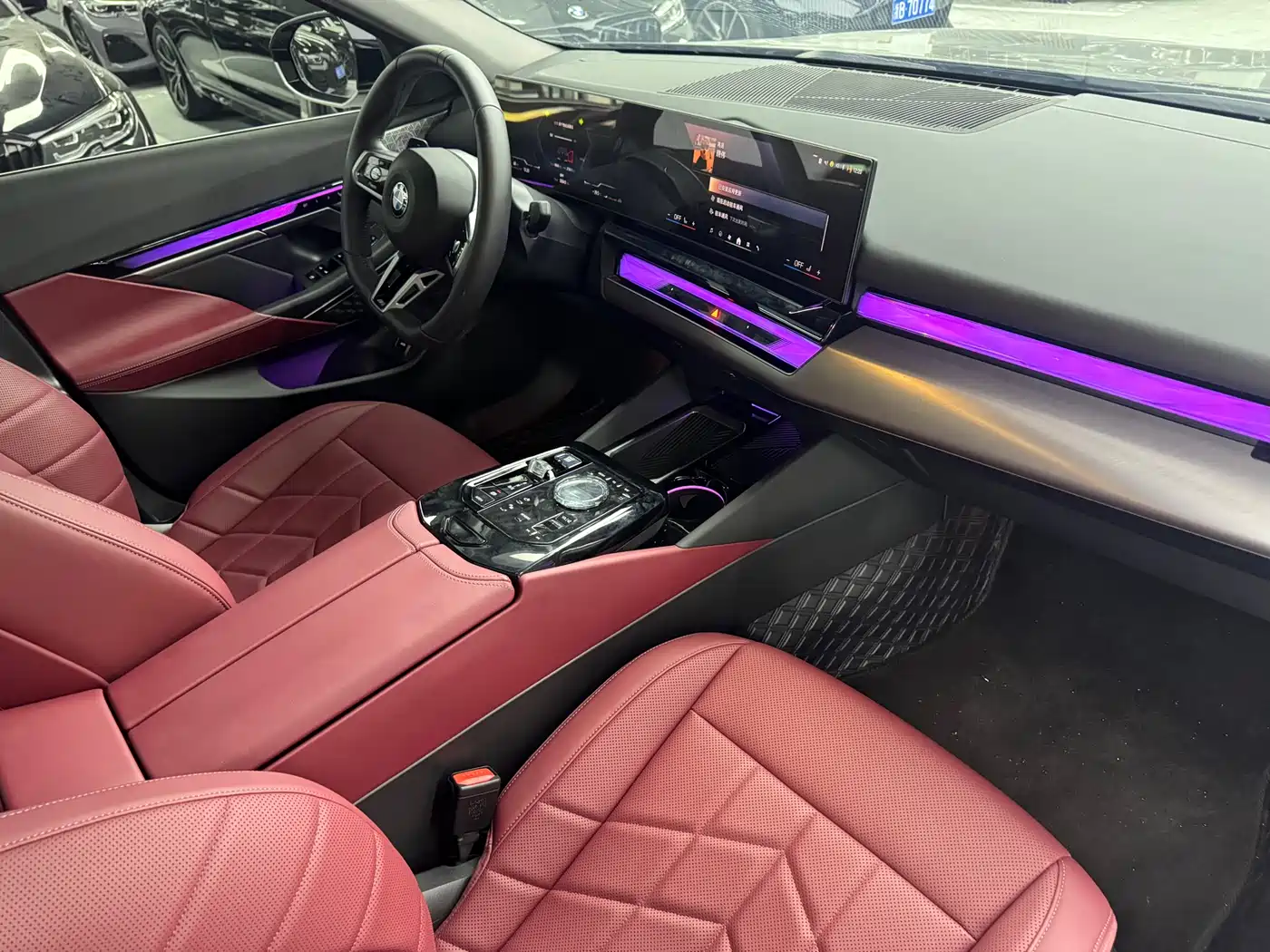 BMW 5 Series 2025 530Li xDrive M Sport Package фото 12