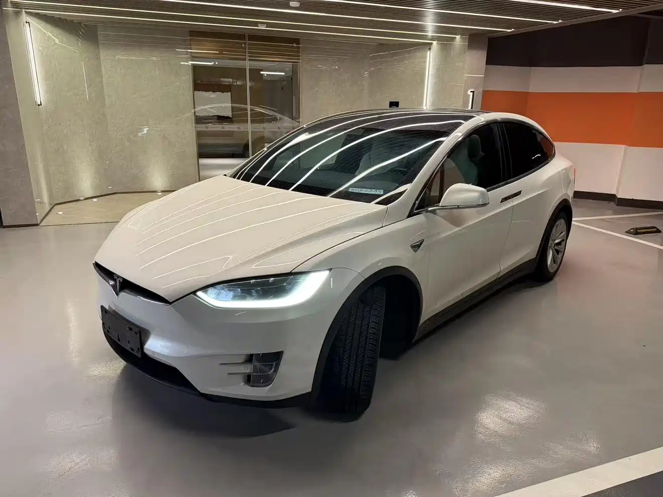 TESLA MODEL X