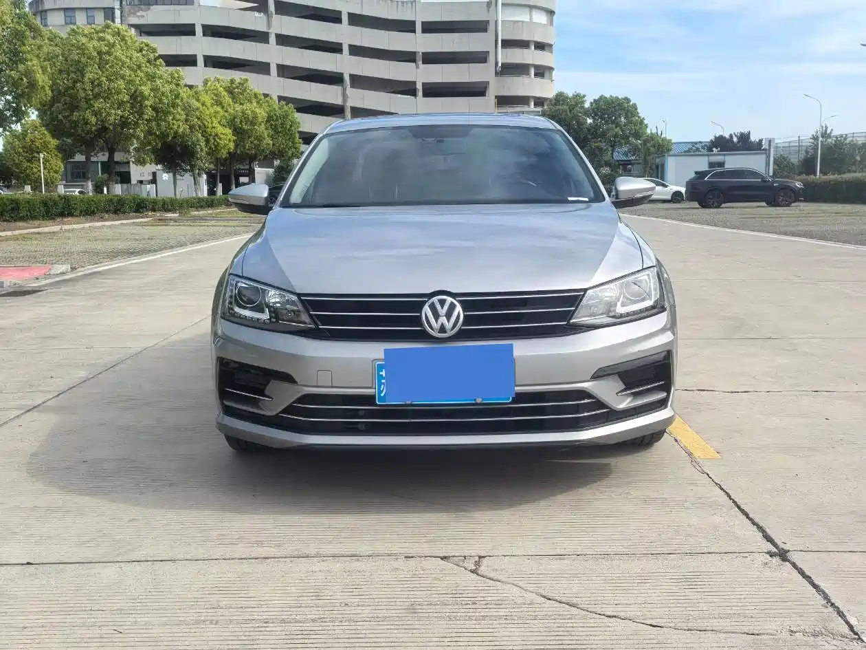 Volkswagen Sagitar 2018 280TSI DSG Spark Edition фото 3
