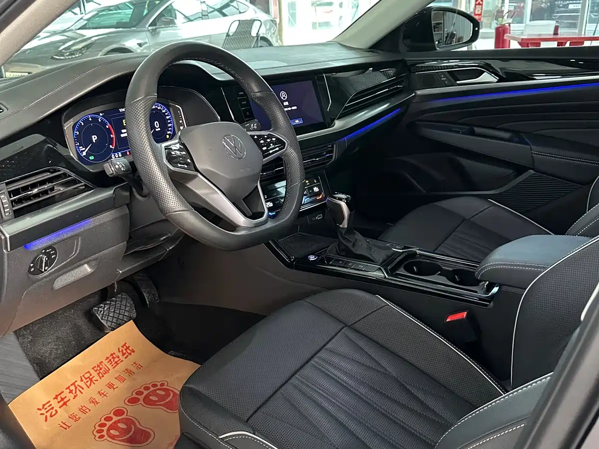 Volkswagen Passat 2022 330TSI Starry Sky Premium Edition фото 4