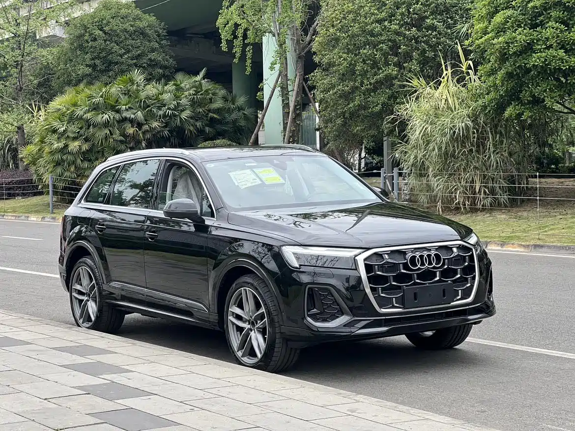 Фото 3 - Audi Q7