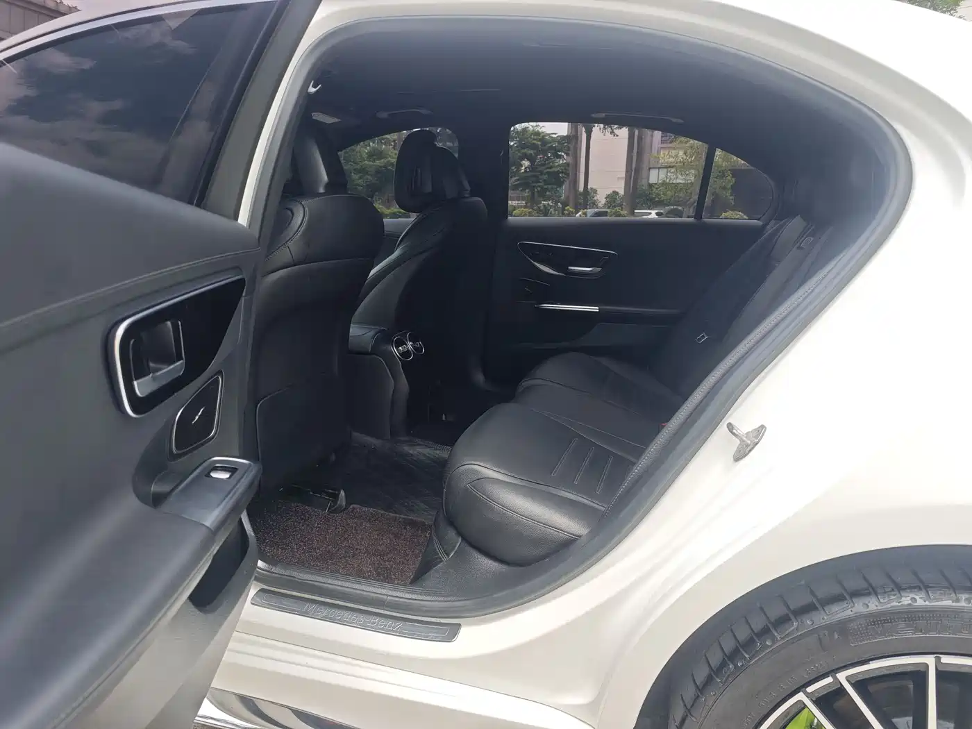 Mercedes-Benz C-Class 2022 Facelift C 200 L Sport фото 13