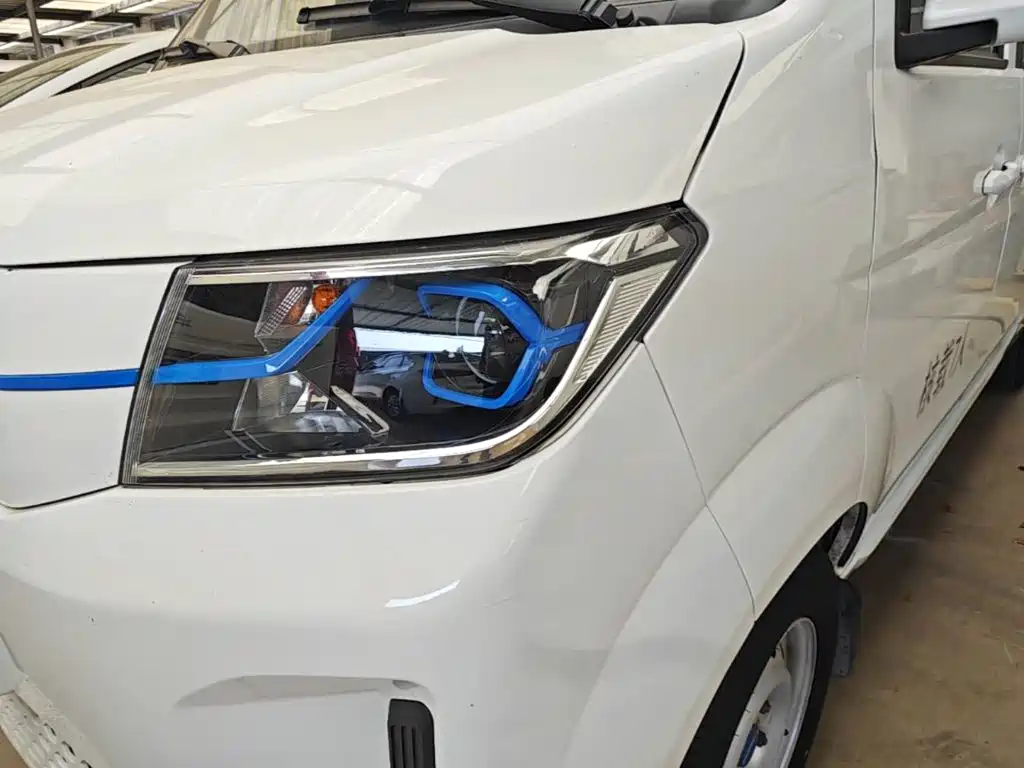 SRM Xinyuan Good Luck 2024 2023 Standard Passenger Vehicle