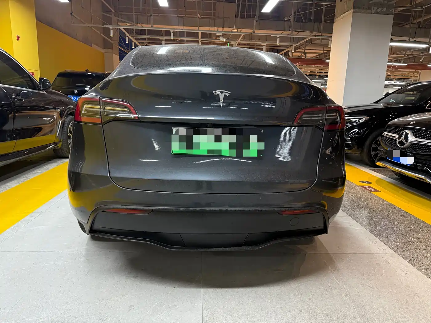 TESLA MODEL Y