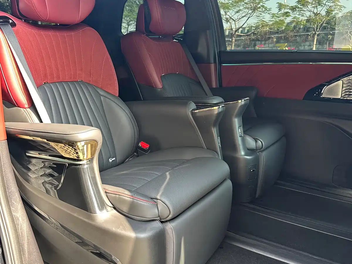 GAC Trumpchi Trumpchi M8 2023 Model Master Series 400T Flagship Edition фото 10