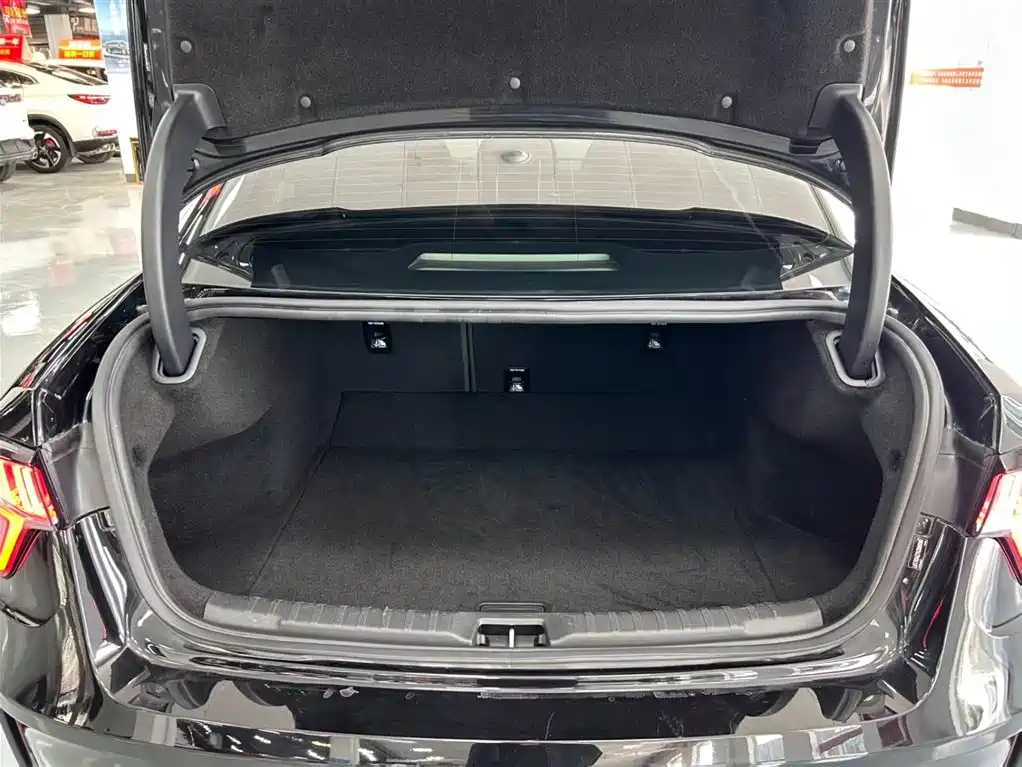 Lynk & Co 03 2018 1.5TD DCT Power Pro Version China V фото 7